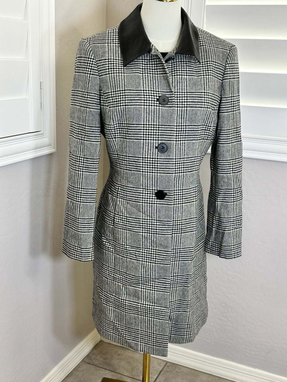 Classiques Entier Plaid Coat Size 8 Black White Leather Collar